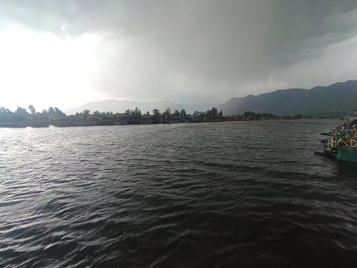 New Bombay Heritage Group Of House Boat ศรีนาการ์ ภายนอก รูปภาพ